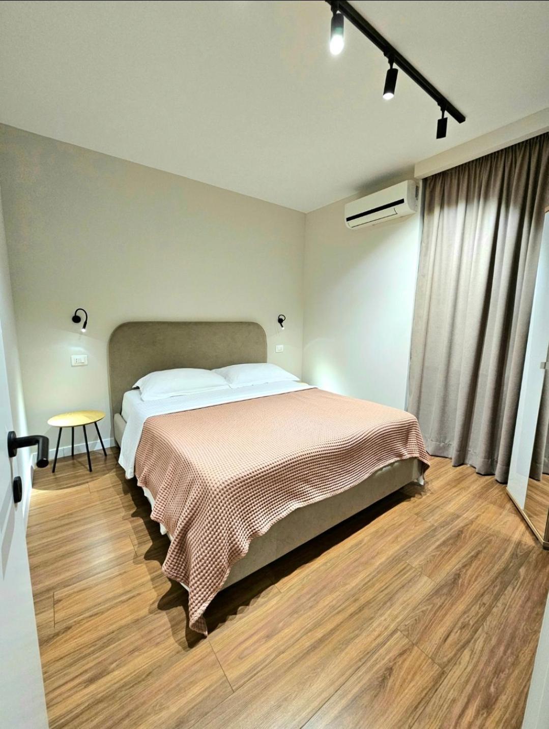 Tirana Center Piazza-In Apartment Exterior photo